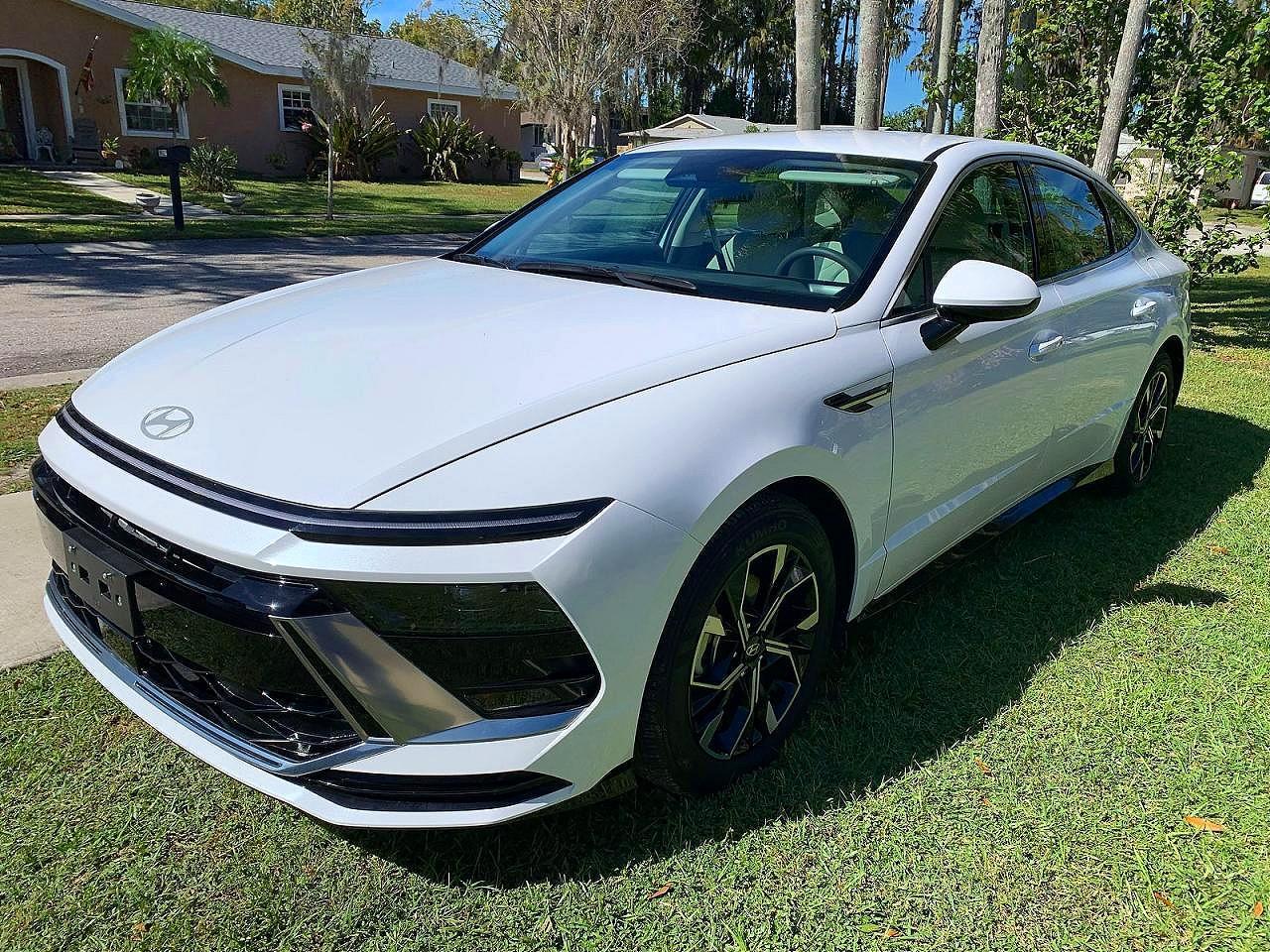 2025 Hyundai Sonata Sel - Image 2