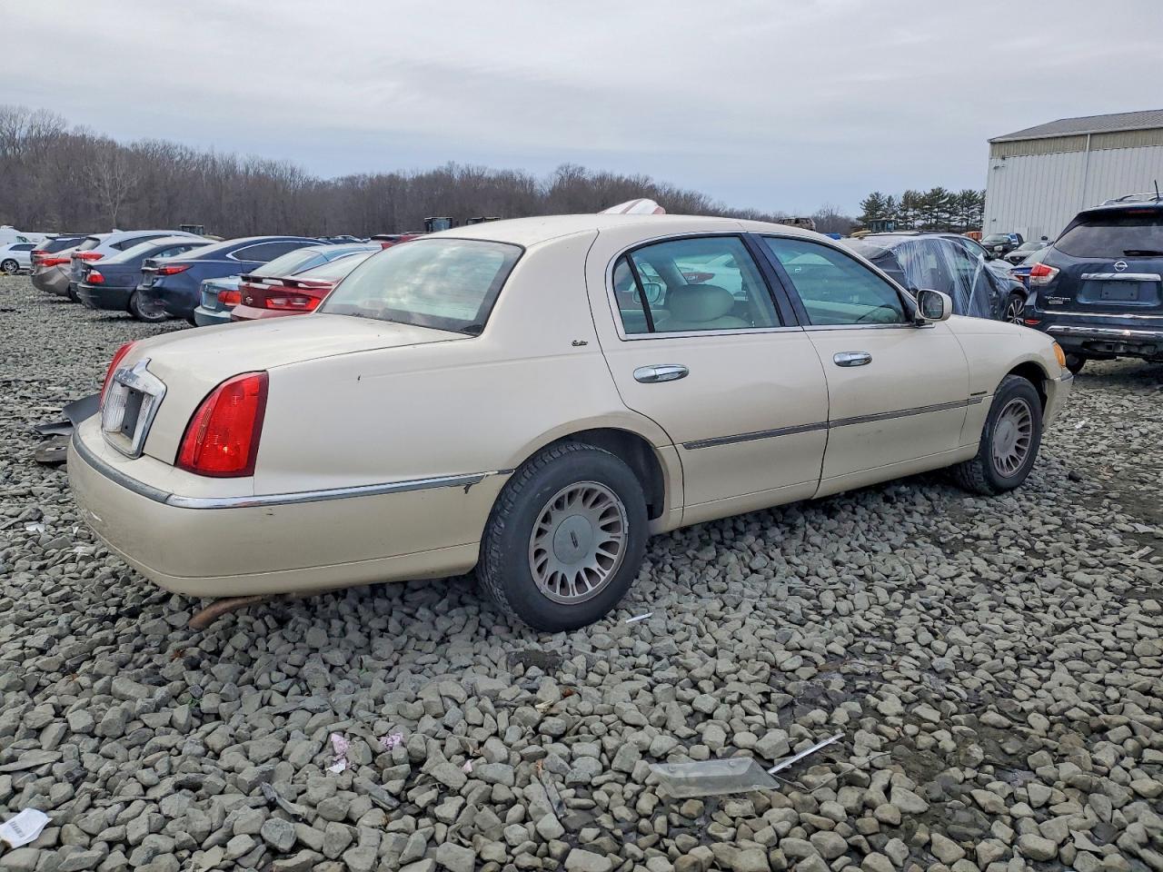 2001 Lincoln Town Car Cartier - Фото 3