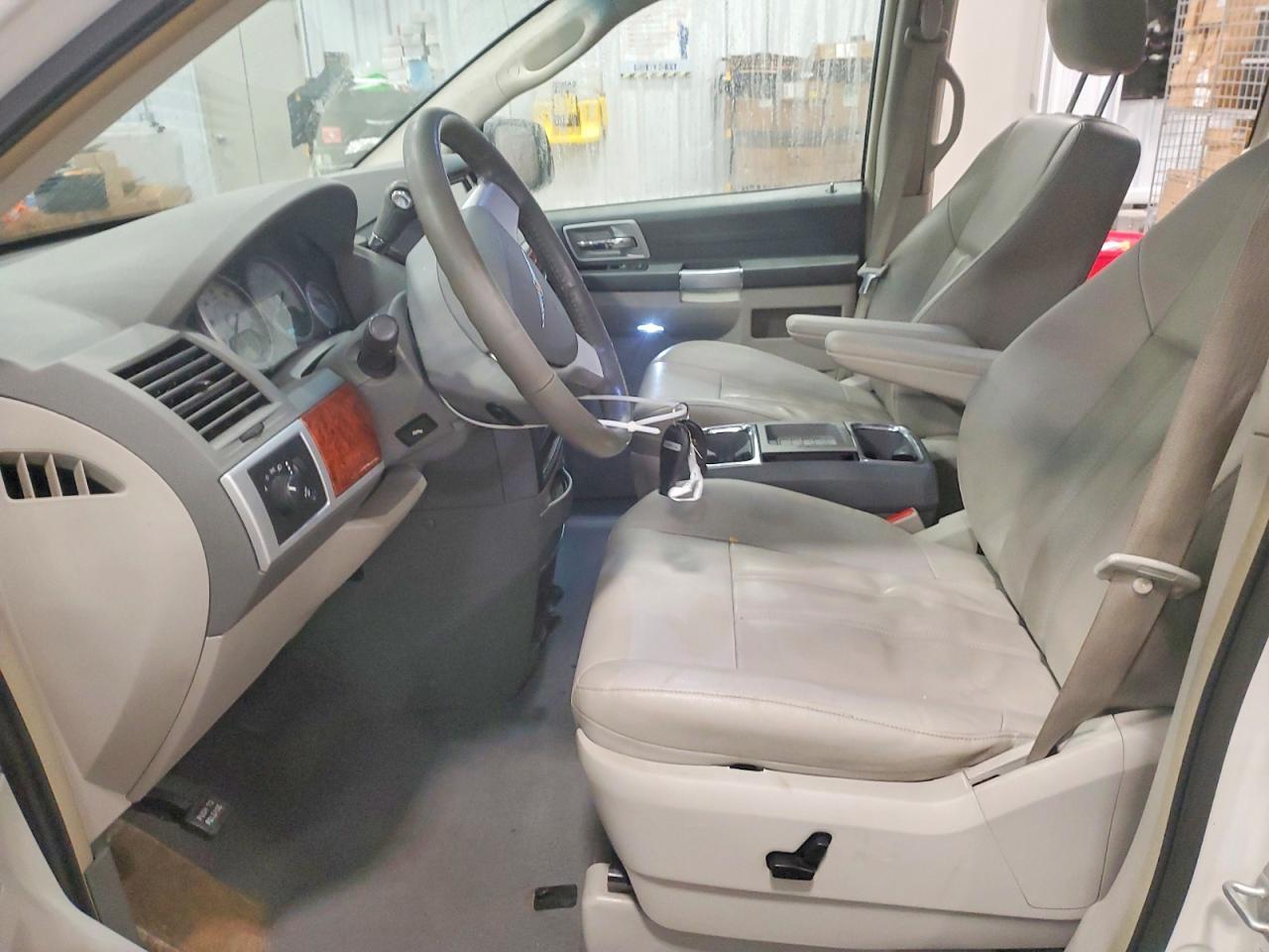 2008 Chrysler Town & Country Touring - Фото 7