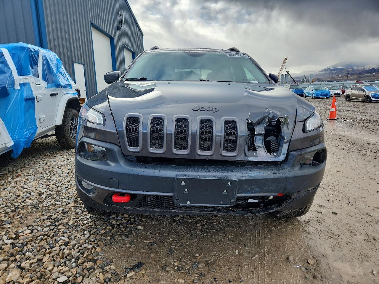 2017 Jeep Cherokee Trailhawk - Image 5