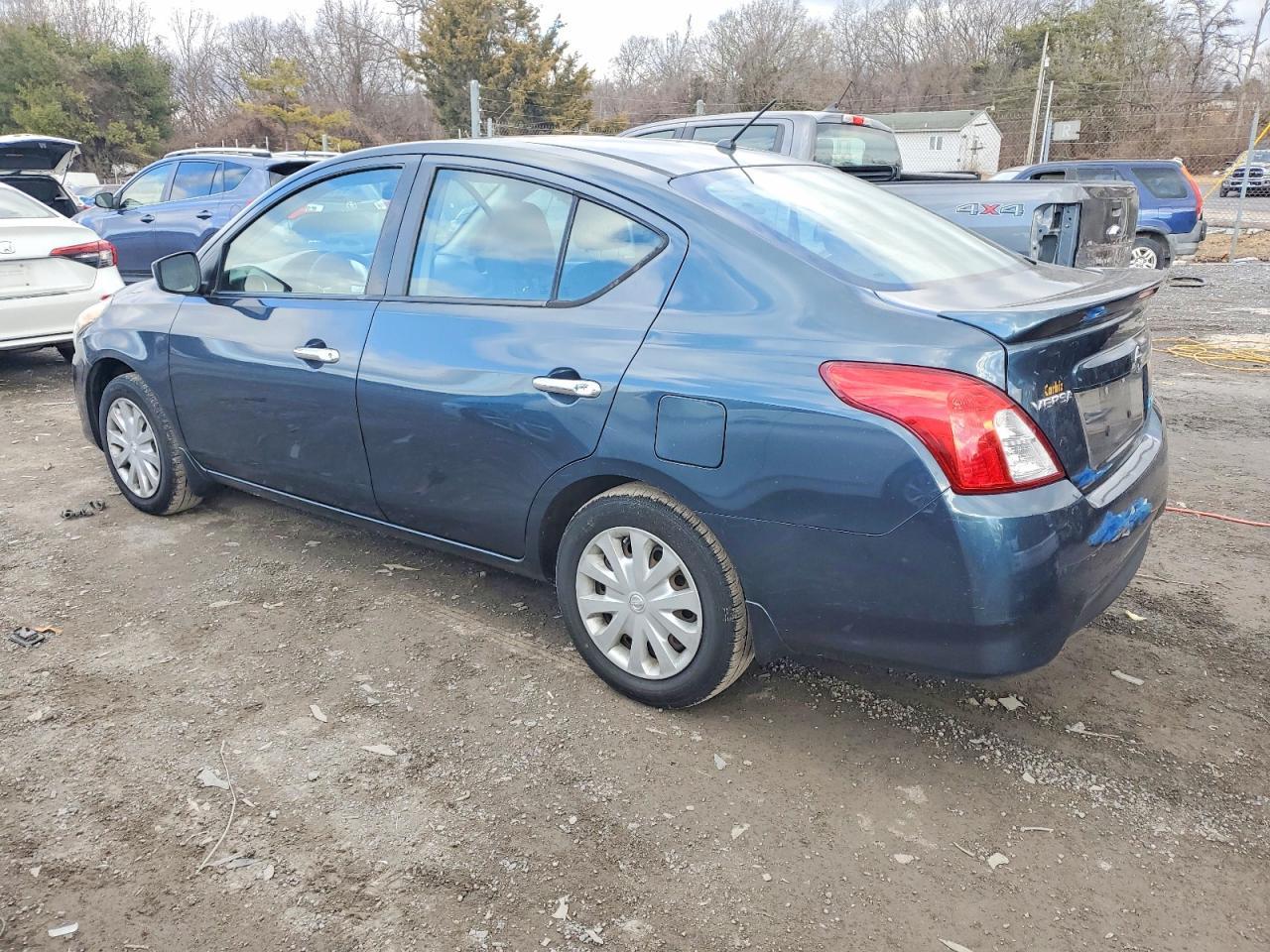 2016 Nissan Versa S - Image 2