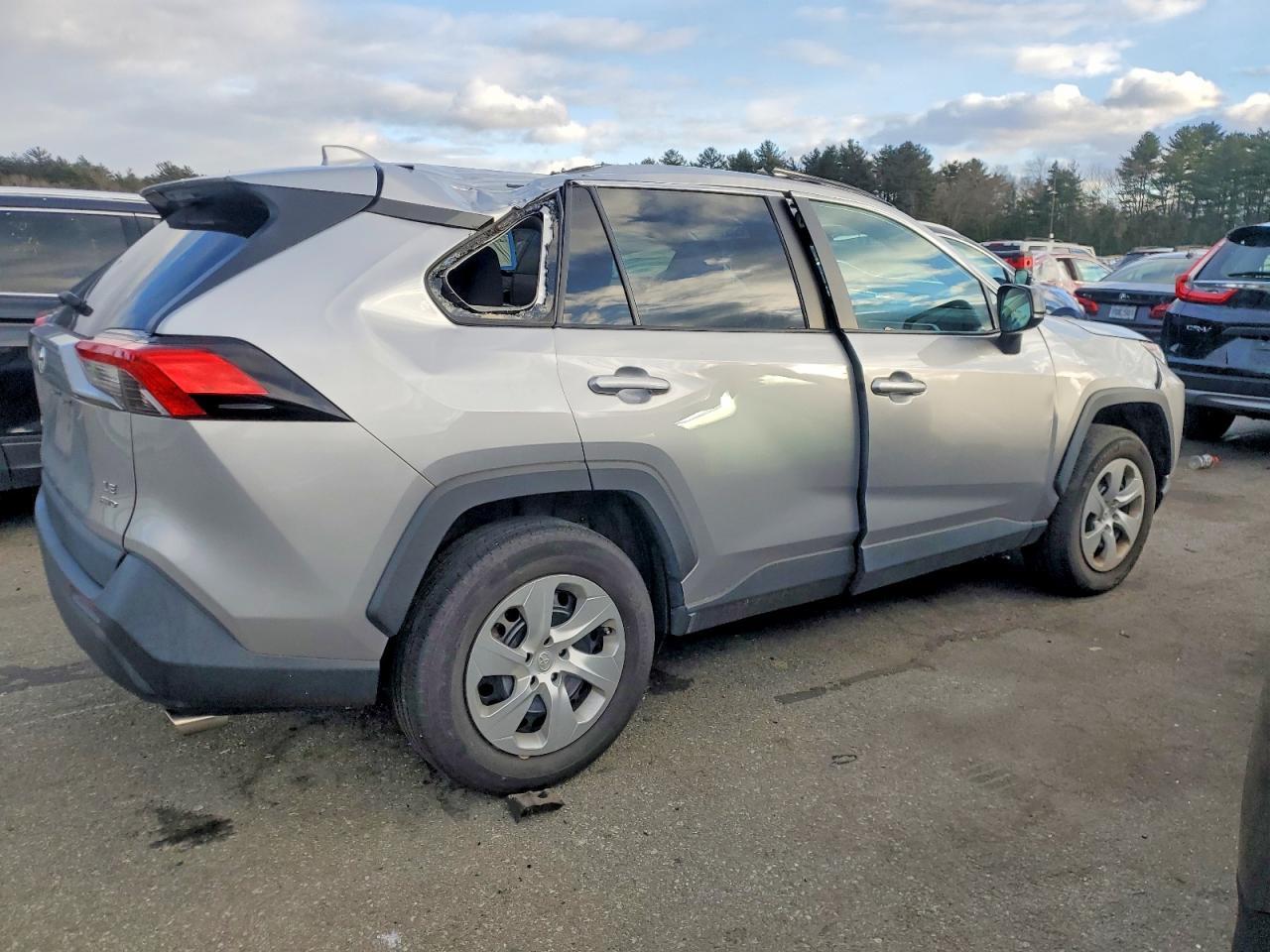 2021 Toyota Rav4 Le - Фото 3