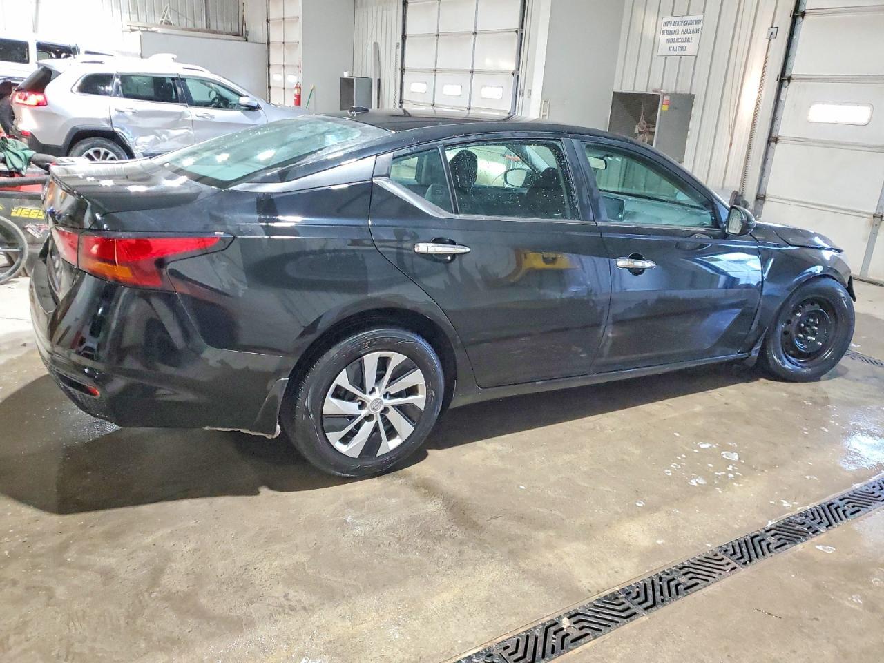2019 Nissan Altima S - Image 3