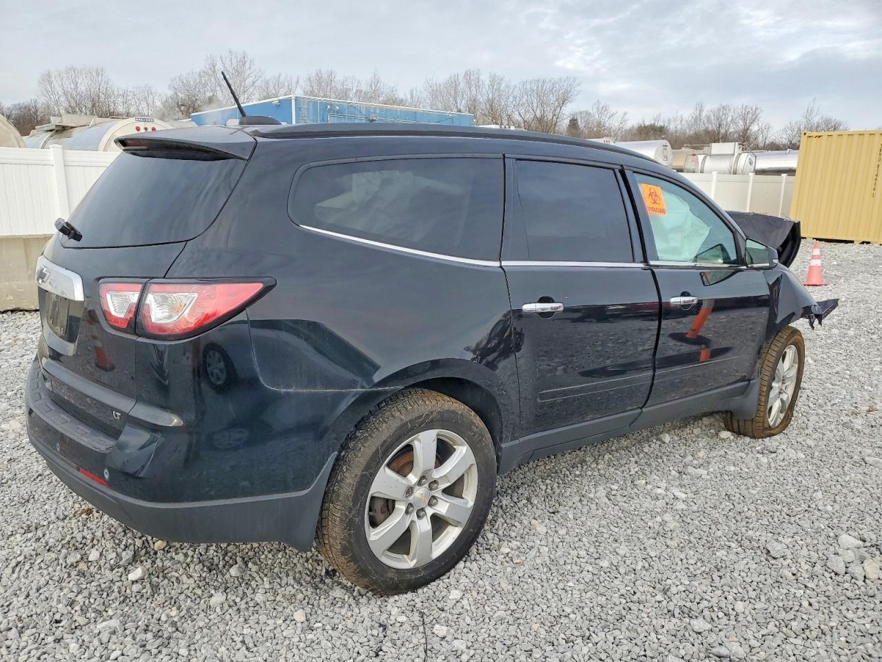 2017 Chevrolet Traverse Lt - Image 3