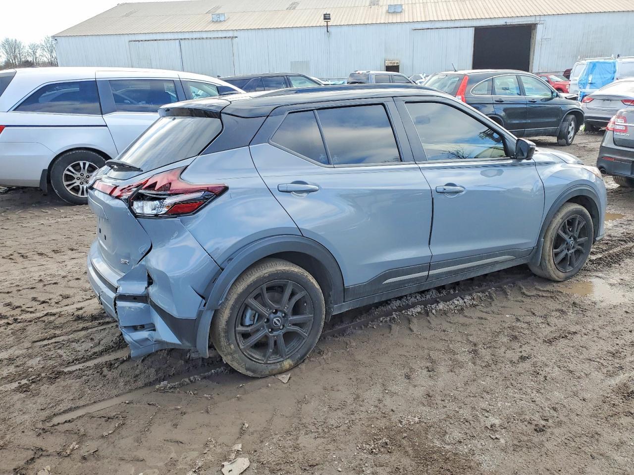 2023 Nissan Kicks Sr - Фото 3