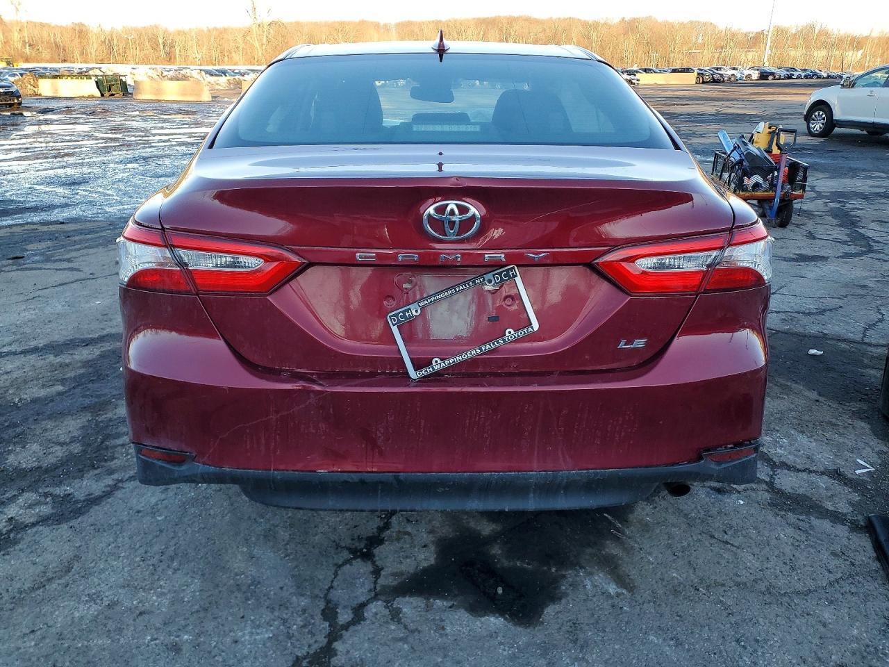 2020 Toyota Camry Le - Фото 6