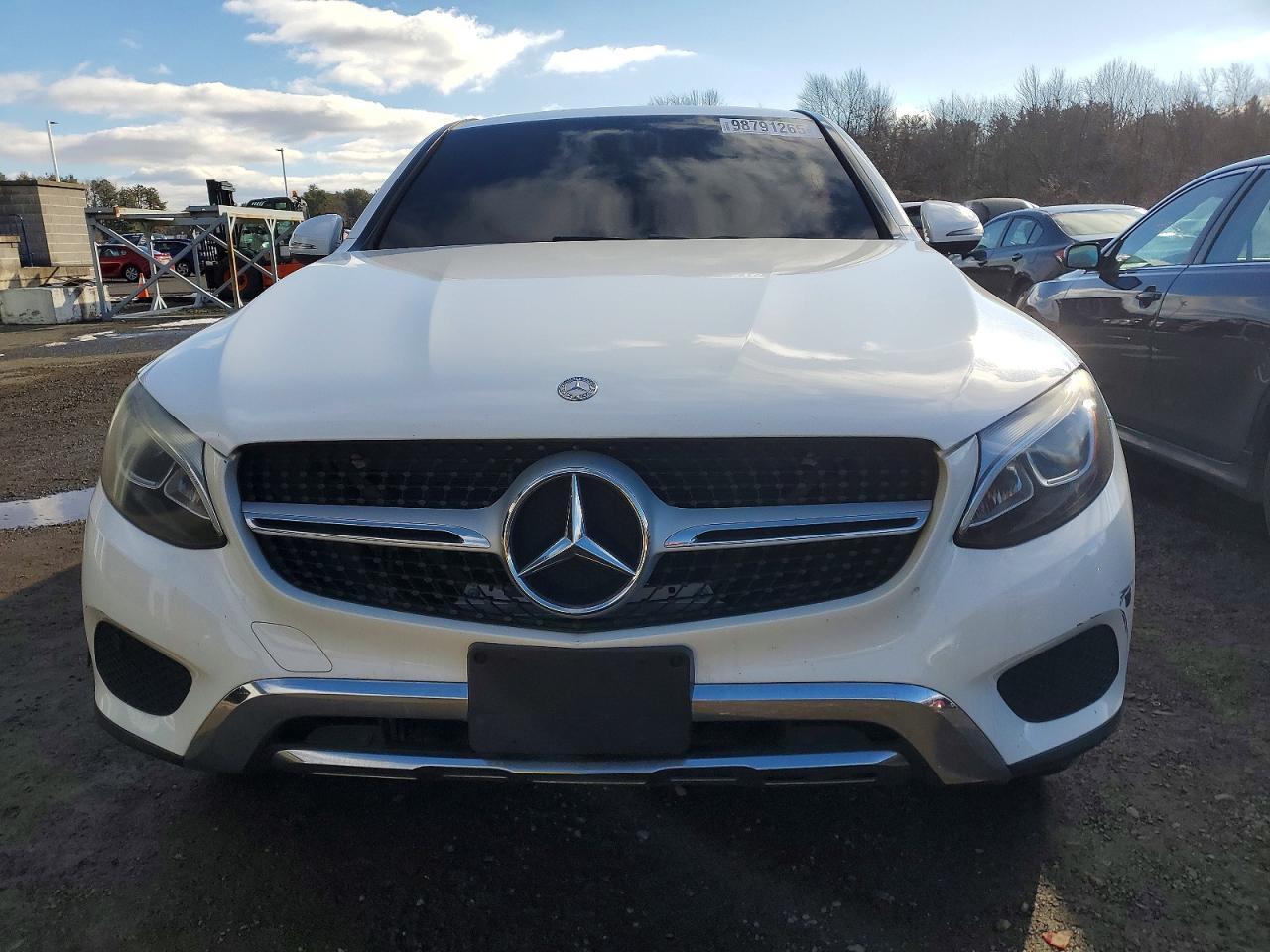 2017 Mercedes-Benz Glc Coupe 300 4Matic - Image 5
