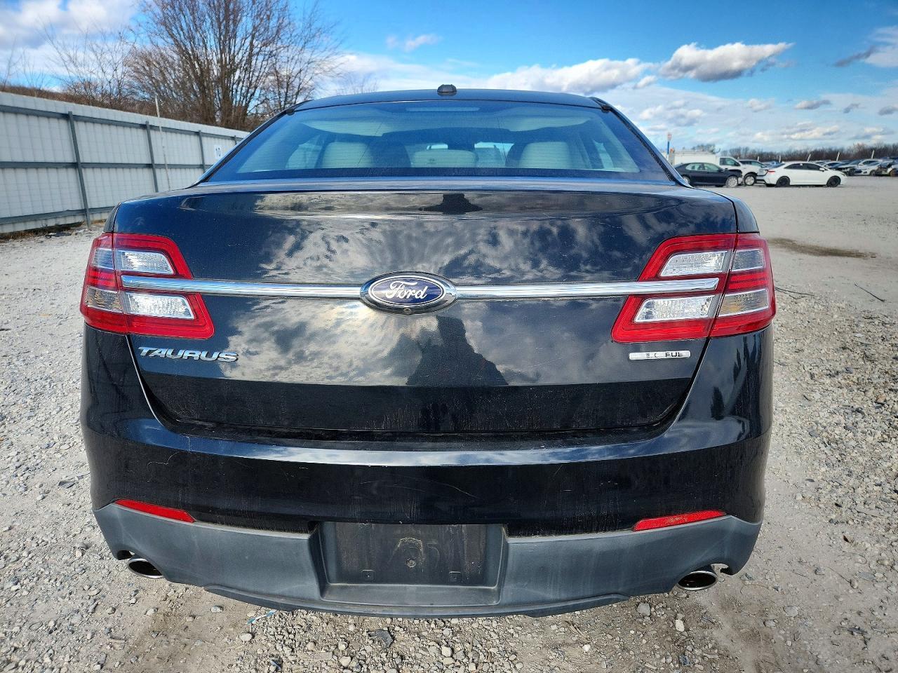 2015 Ford Taurus Se - Image 6