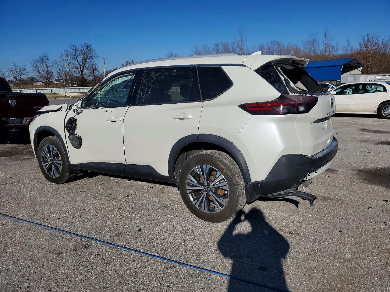 2021 Nissan Rogue Sv - Image 2