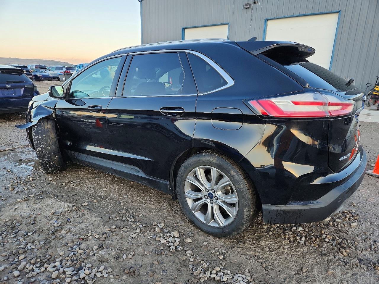 2019 Ford Edge Titanium - Image 2