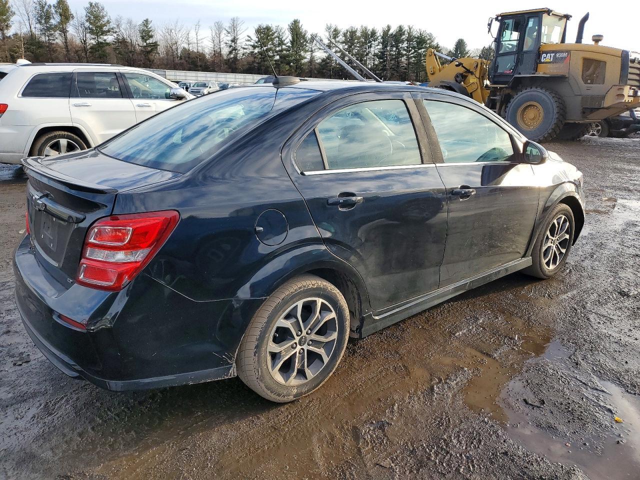 2018 Chevrolet Sonic Lt - Image 3