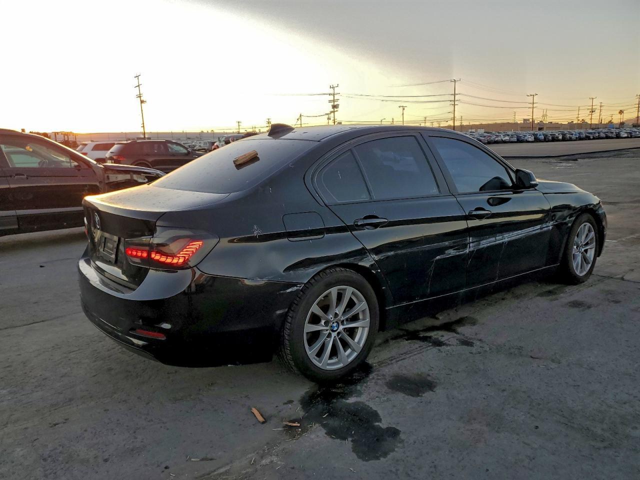 2017 BMW 320 I - Фото 3