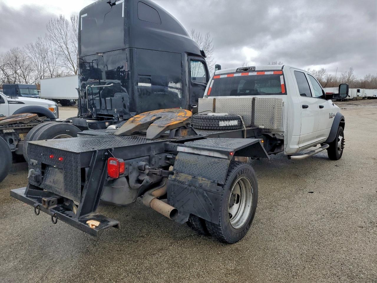 2018 Ram 5500 - Image 3