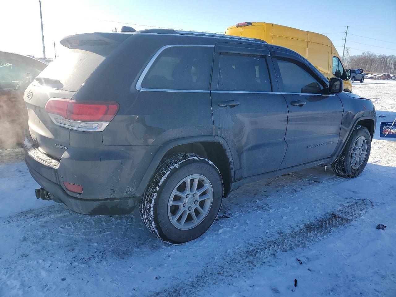 2020 Jeep Grand Cherokee Laredo - Image 3