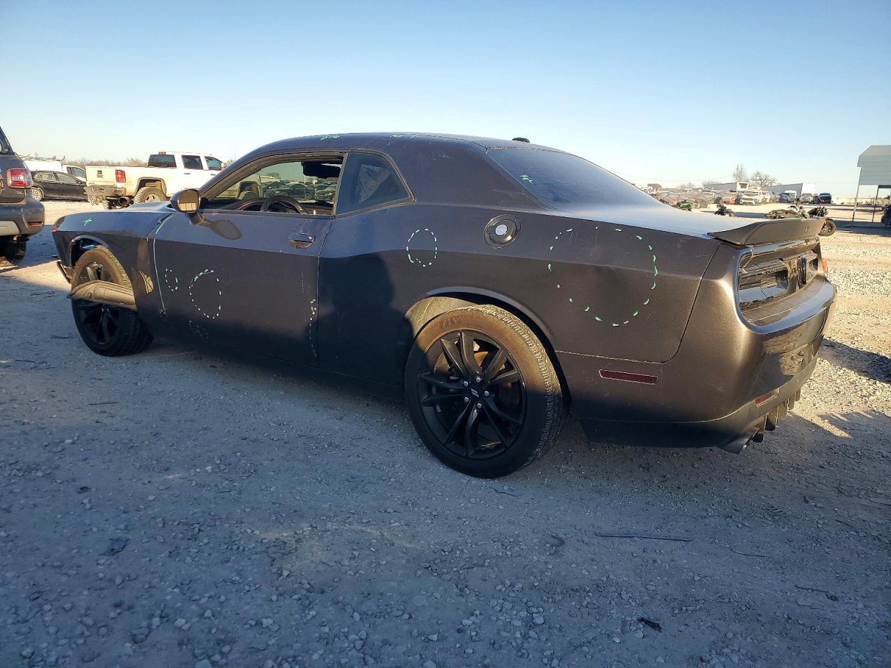 2018 Dodge Challenger Sxt - Image 2