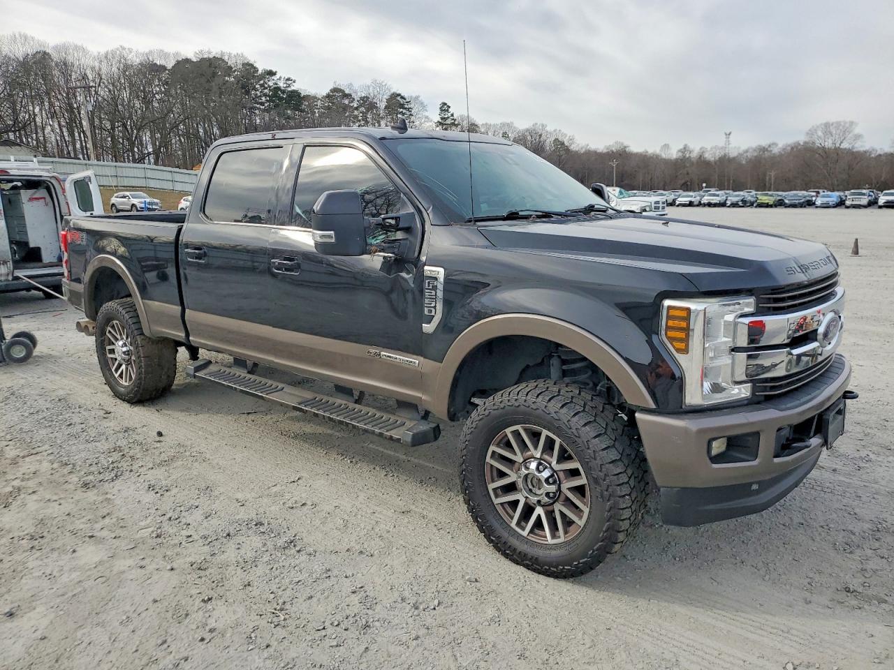 2019 Ford F250 Super Duty - Фото 4