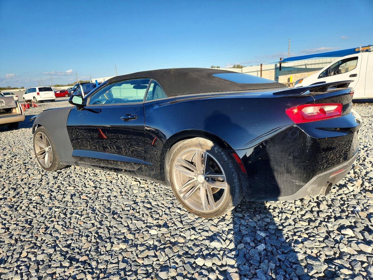 2017 Chevrolet Camaro Lt - Image 2