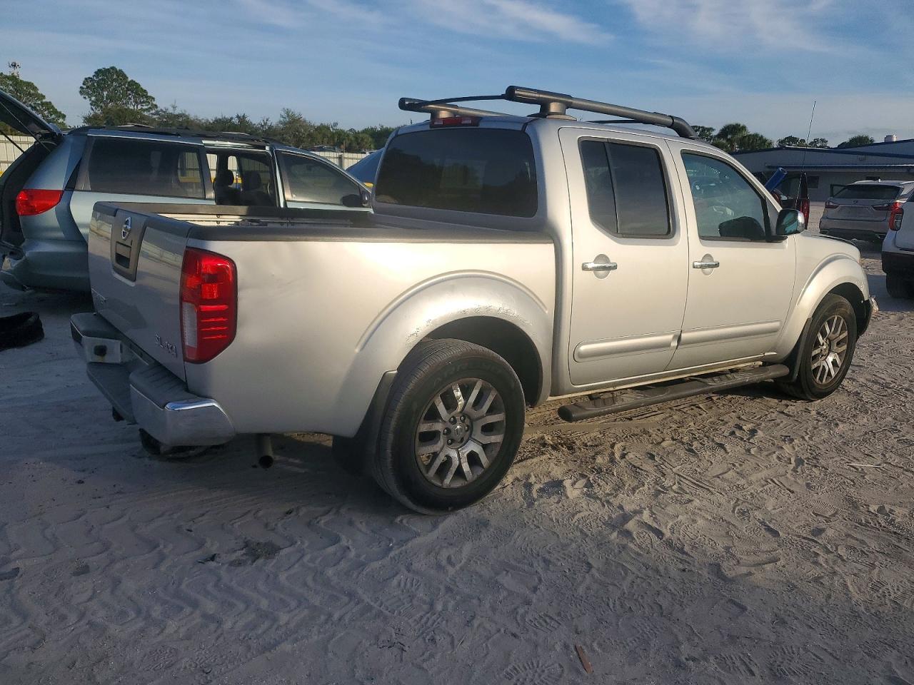 2011 Nissan Frontier S - Фото 3