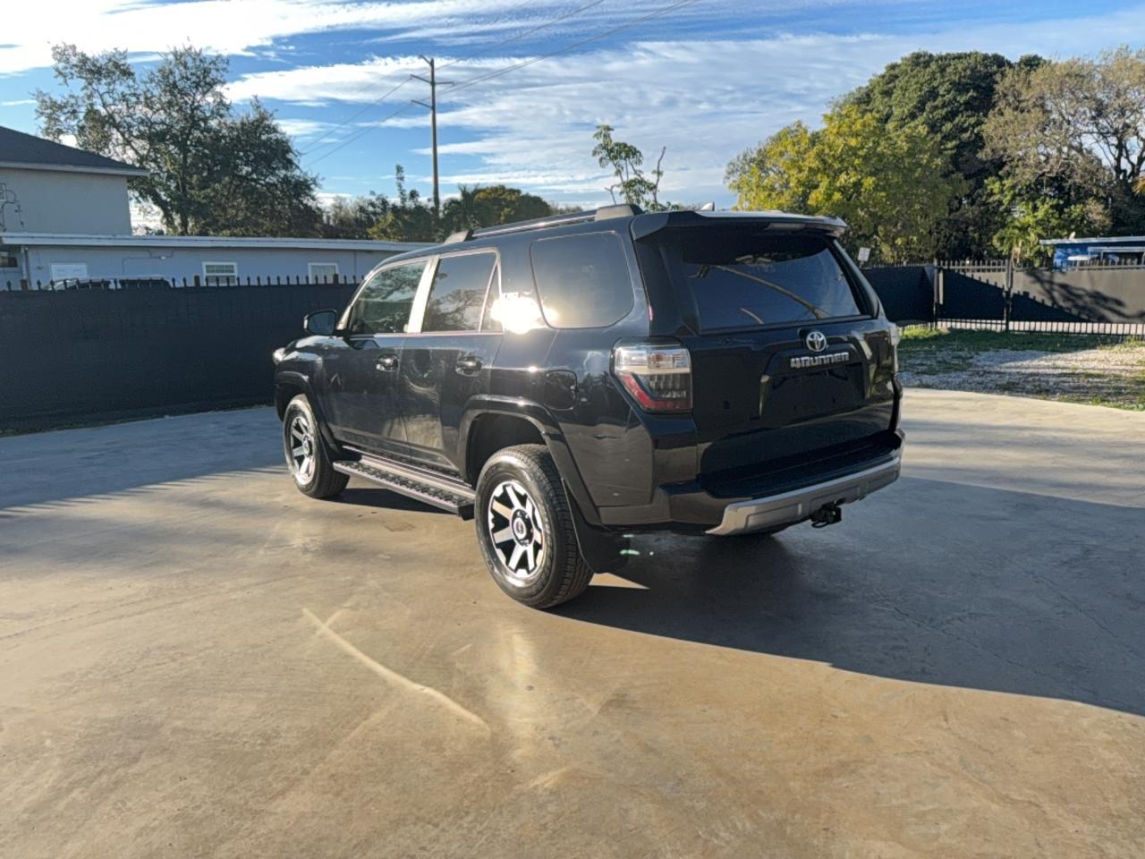 2024 Toyota 4Runner Sr5/Sr5 Premium - Image 3