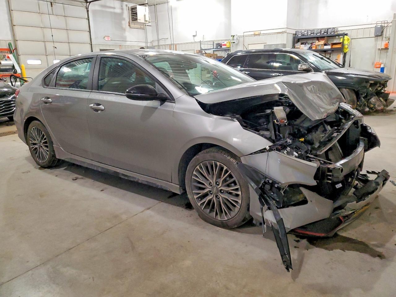 2024 Kia Forte Gt Line - Фото 4