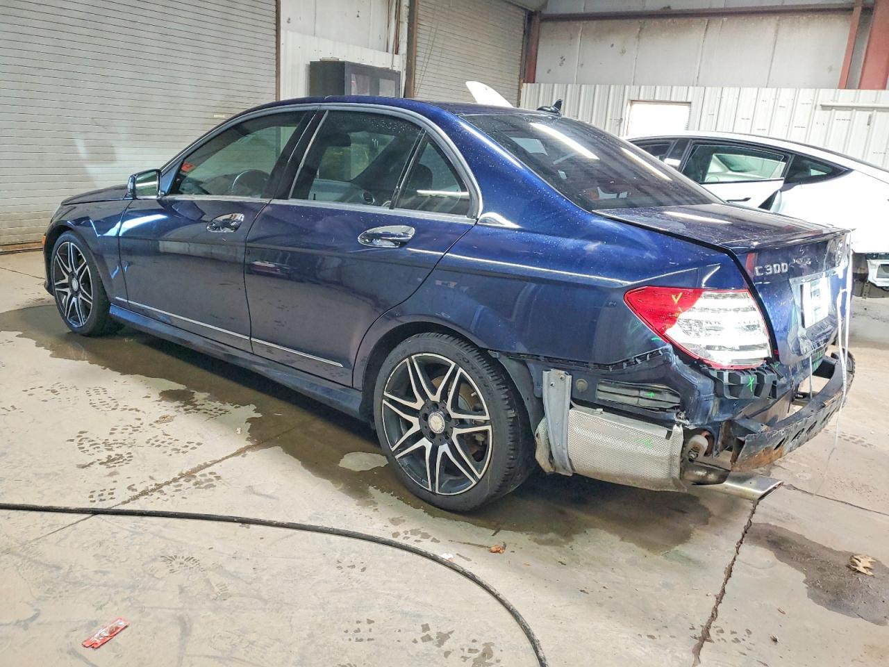 2013 Mercedes-Benz C 300 4Matic - Фото 2
