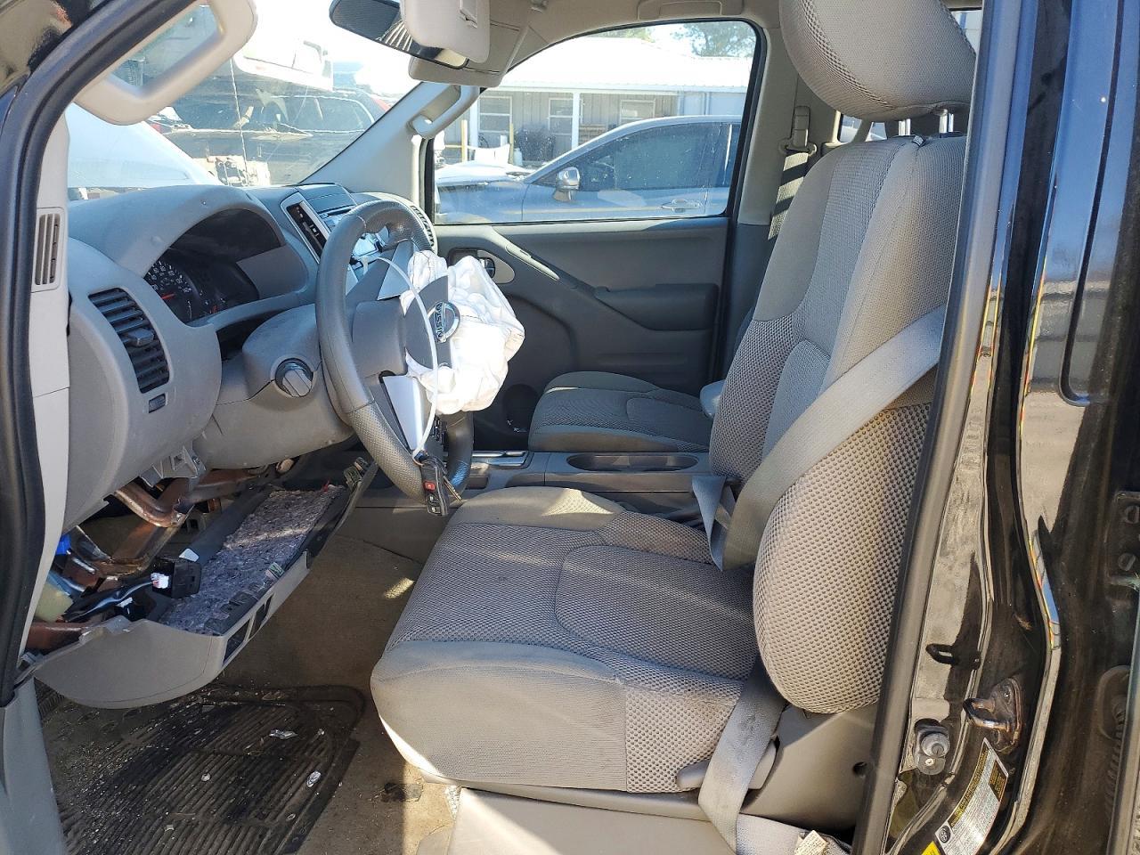 2015 Nissan Frontier S - Фото 7