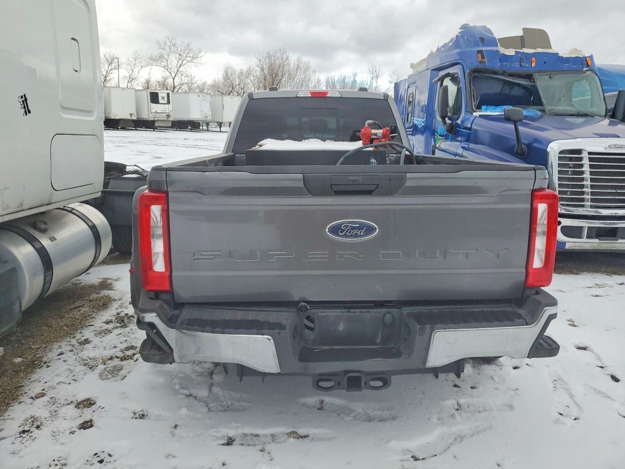 2024 Ford F350 Super - Semi Truck - Image 6