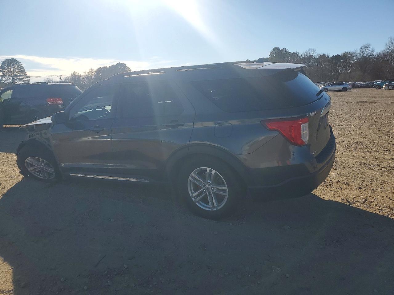 2020 Ford Explorer Xlt - Фото 2