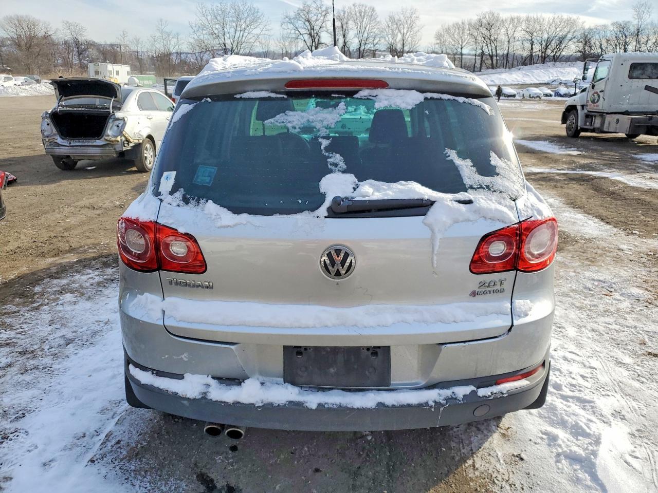 2011 Volkswagen Tiguan S - Фото 6