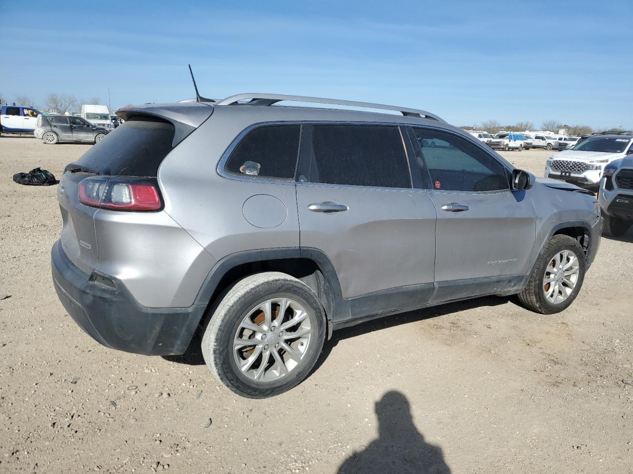 2019 Jeep Cherokee Latitude - Image 3