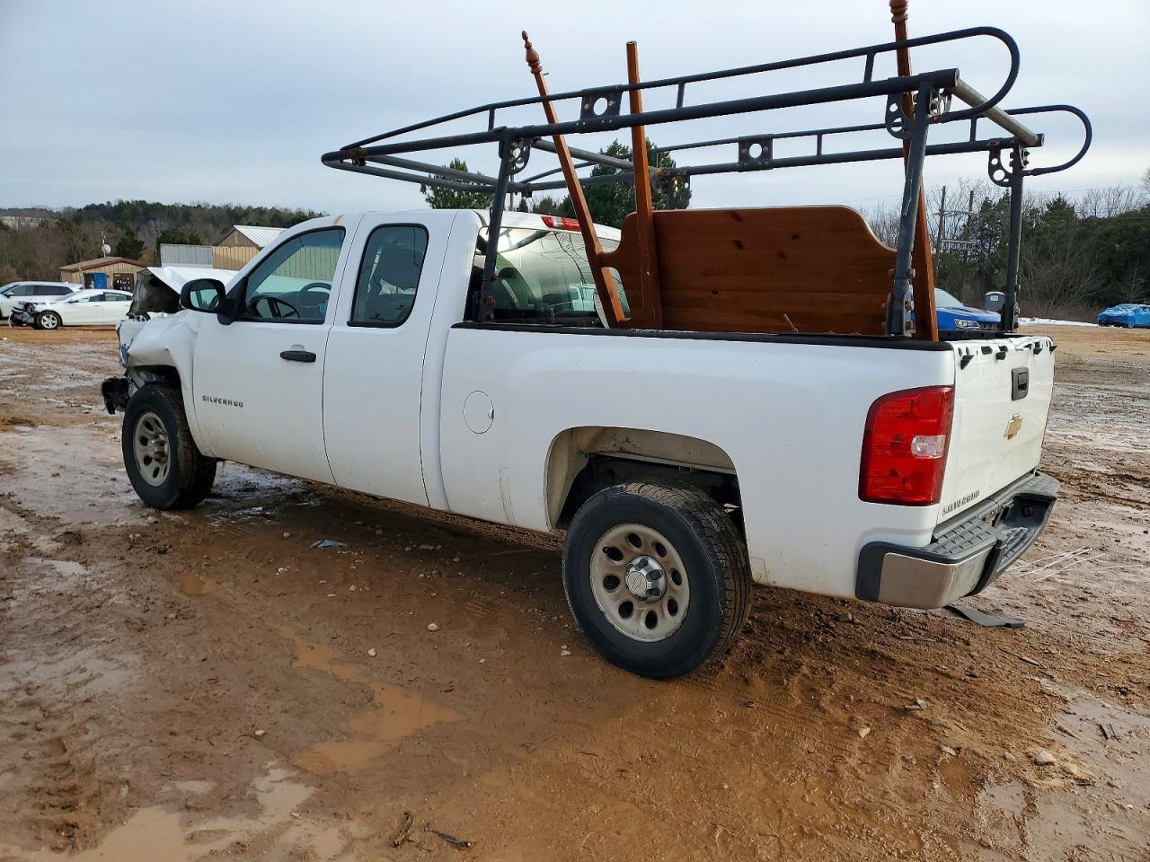 2011 Chevrolet Silverado C1500 - Фото 2