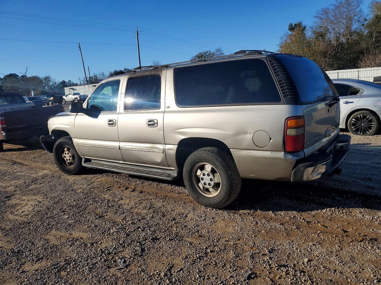 2003 Chevrolet Suburban - Фото 2