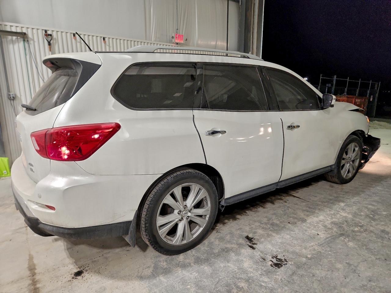 2018 Nissan Pathfinder S - Фото 3