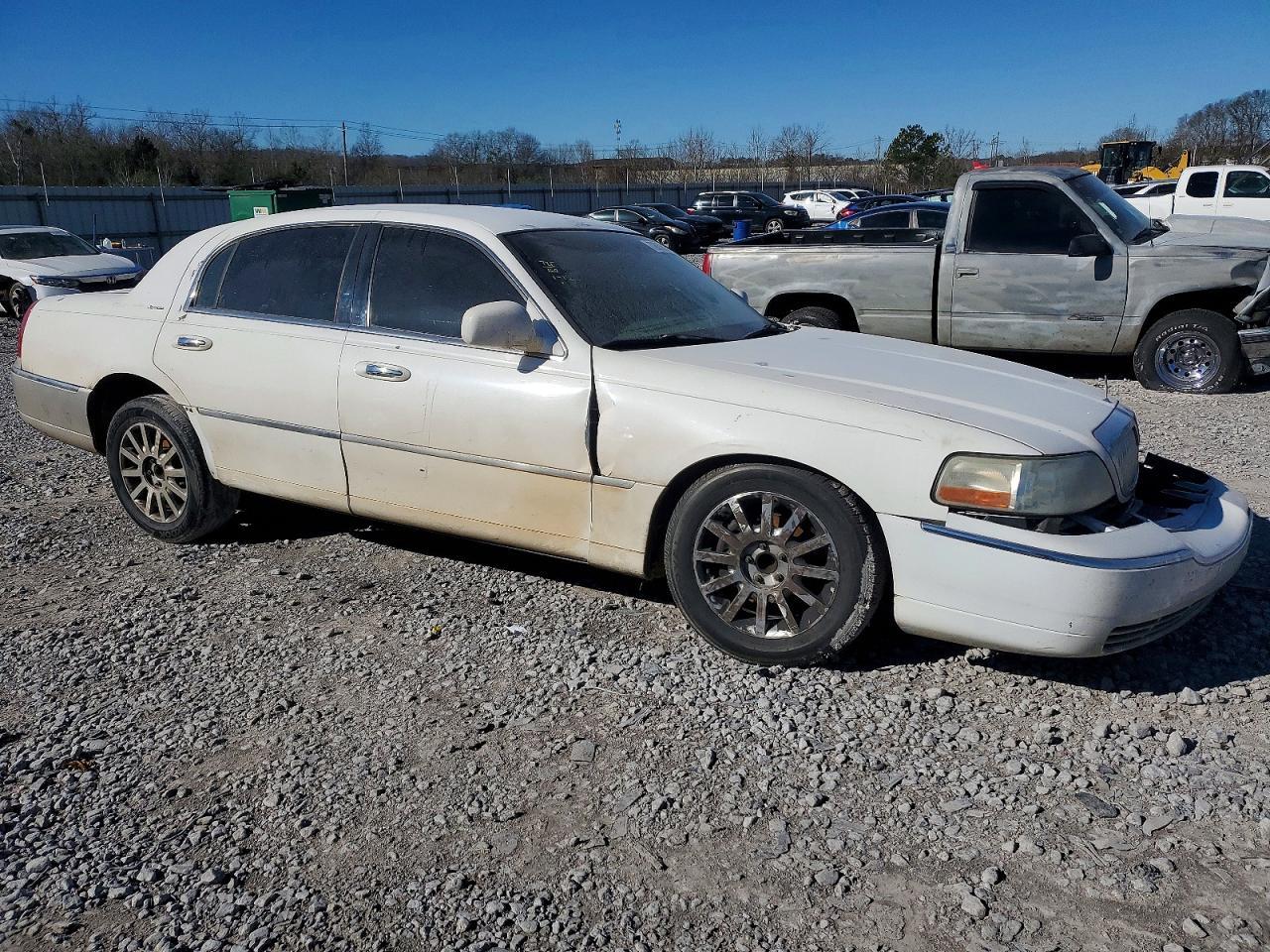 2007 Lincoln Town Car Signature - Фото 4