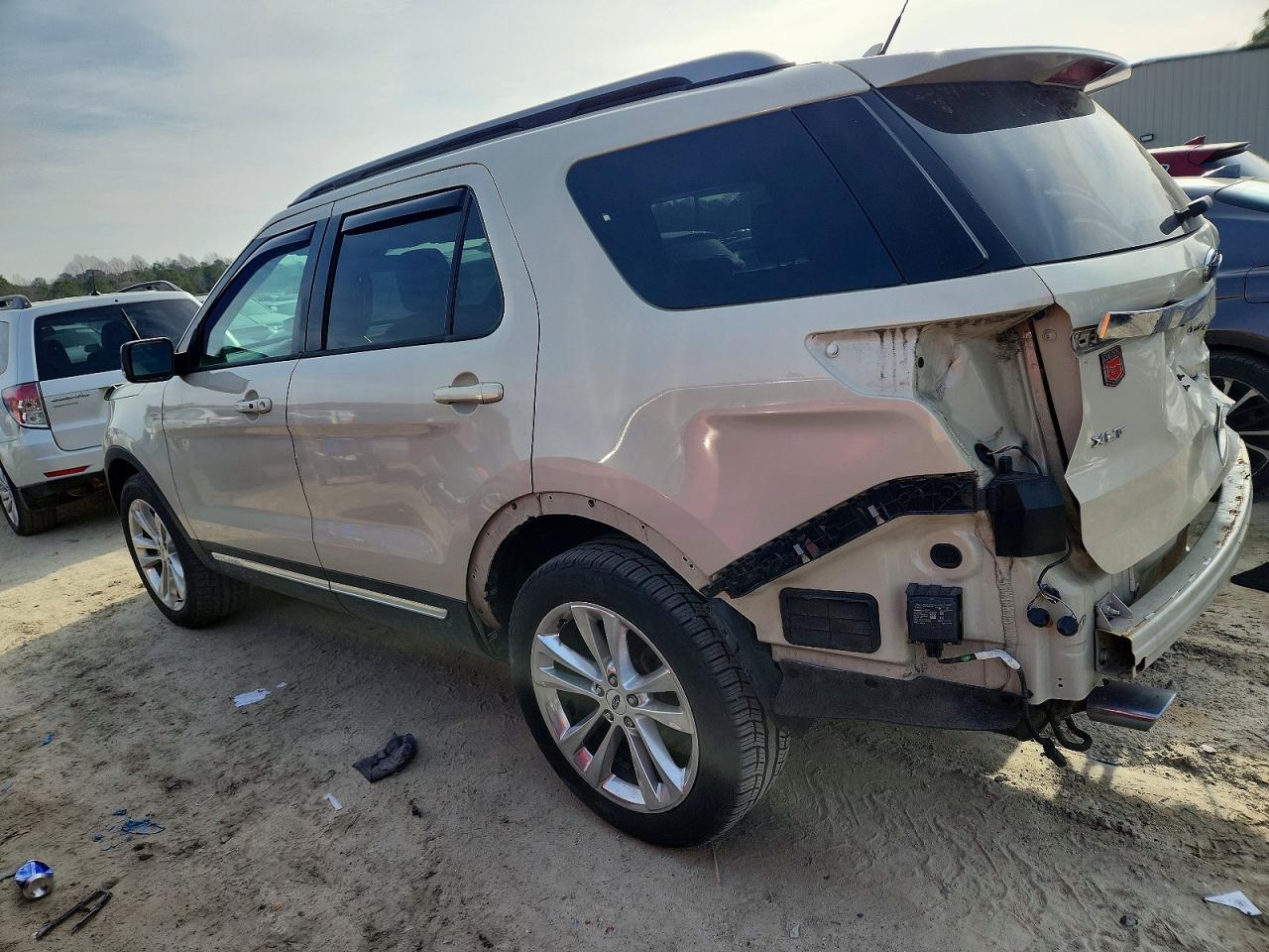2018 Ford Explorer Xlt - Фото 2
