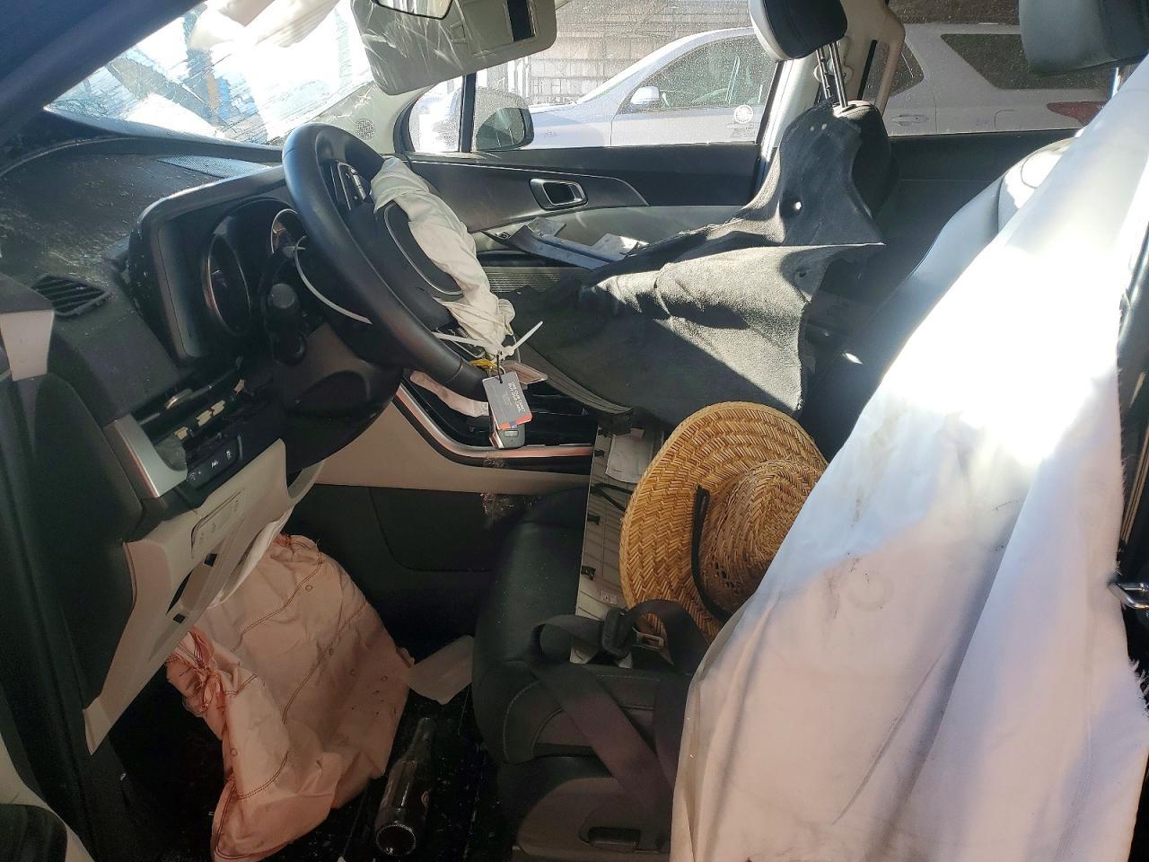 2024 Kia Carnival Lx - Image 7