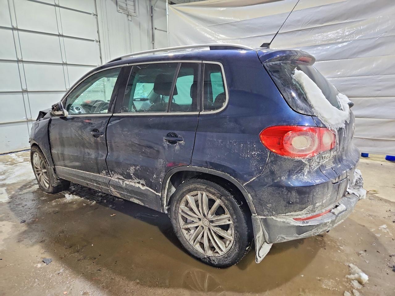 2011 Volkswagen Tiguan S - Фото 2