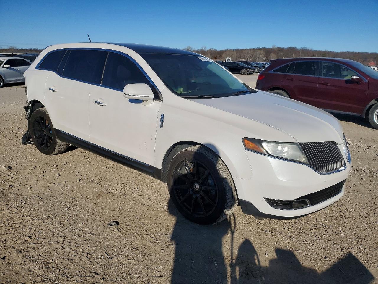 2015 Lincoln Mkt - Image 4