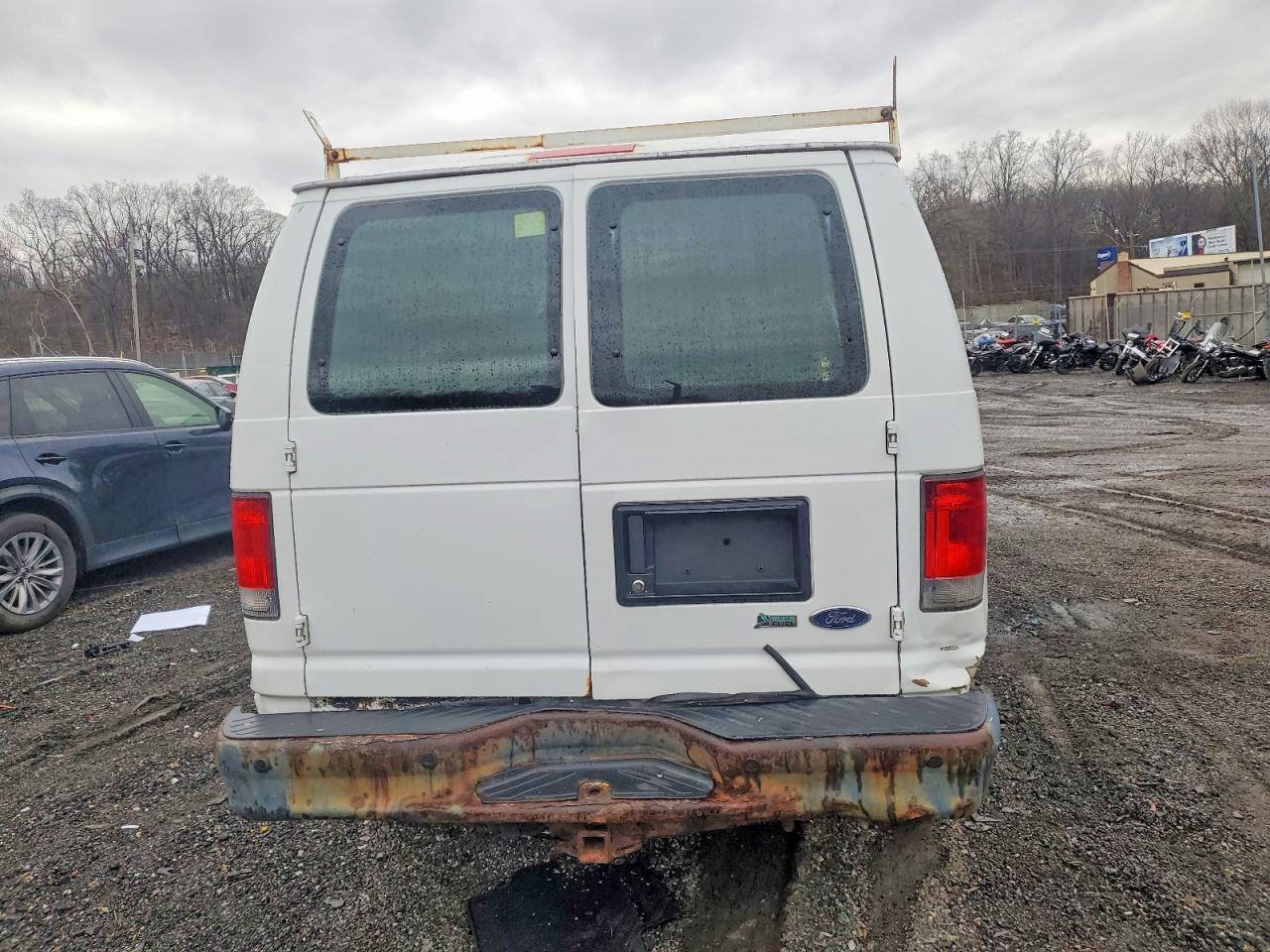 2014 Ford Econoline E250 Van - Фото 6