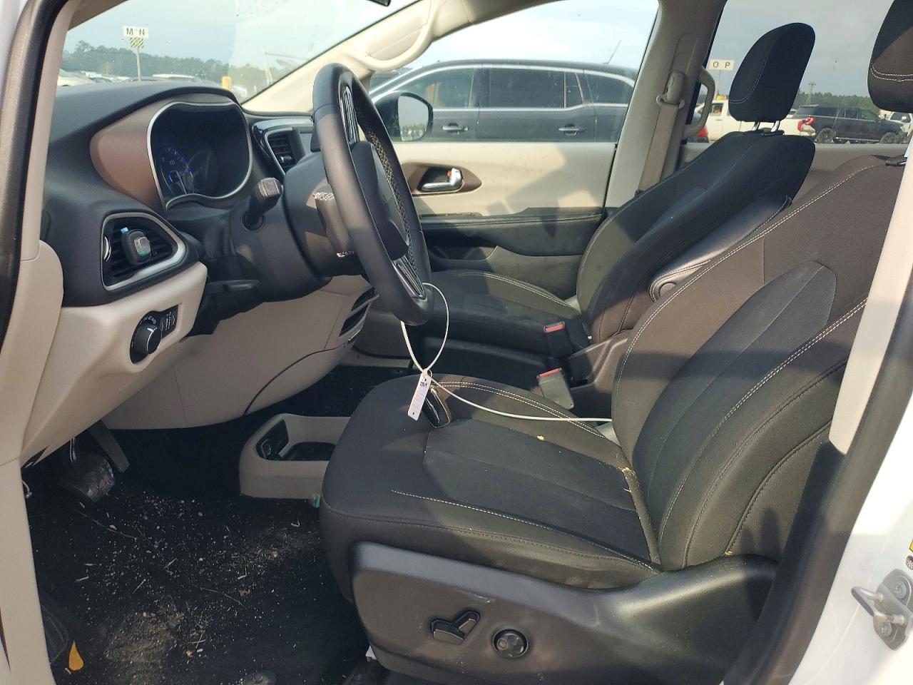 2022 Chrysler Voyager Lx - Фото 7