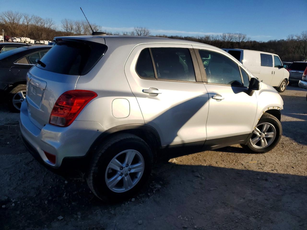 2018 Chev Trax Ls - Image 3
