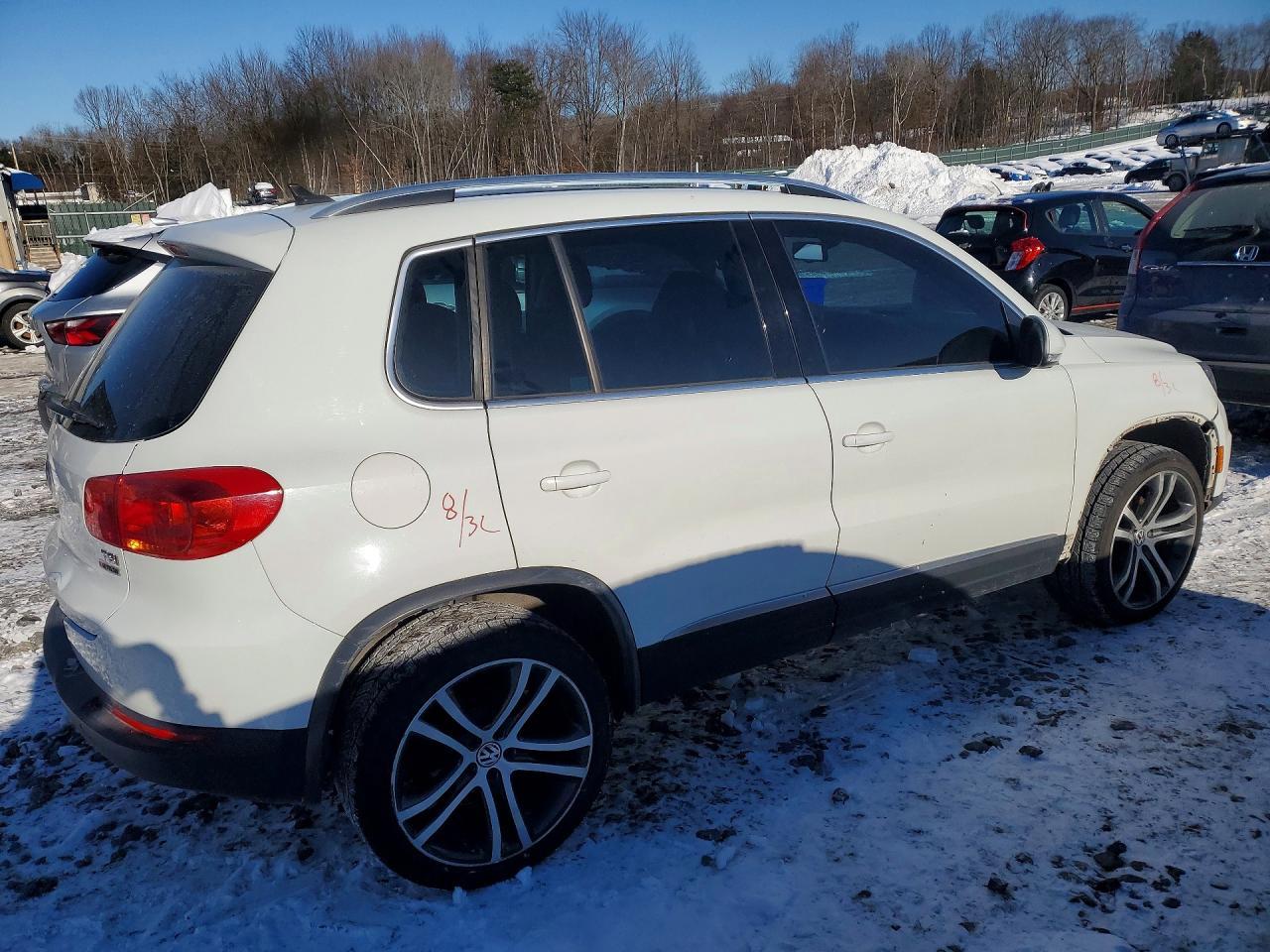 2017 Volkswagen Tiguan Sel - Image 3