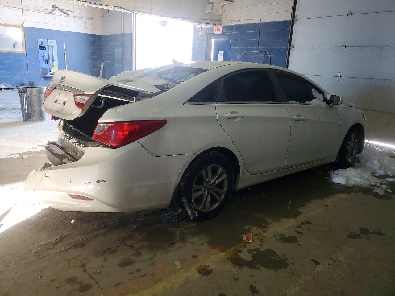 2011 Hyundai Sonata Gls - Image 3