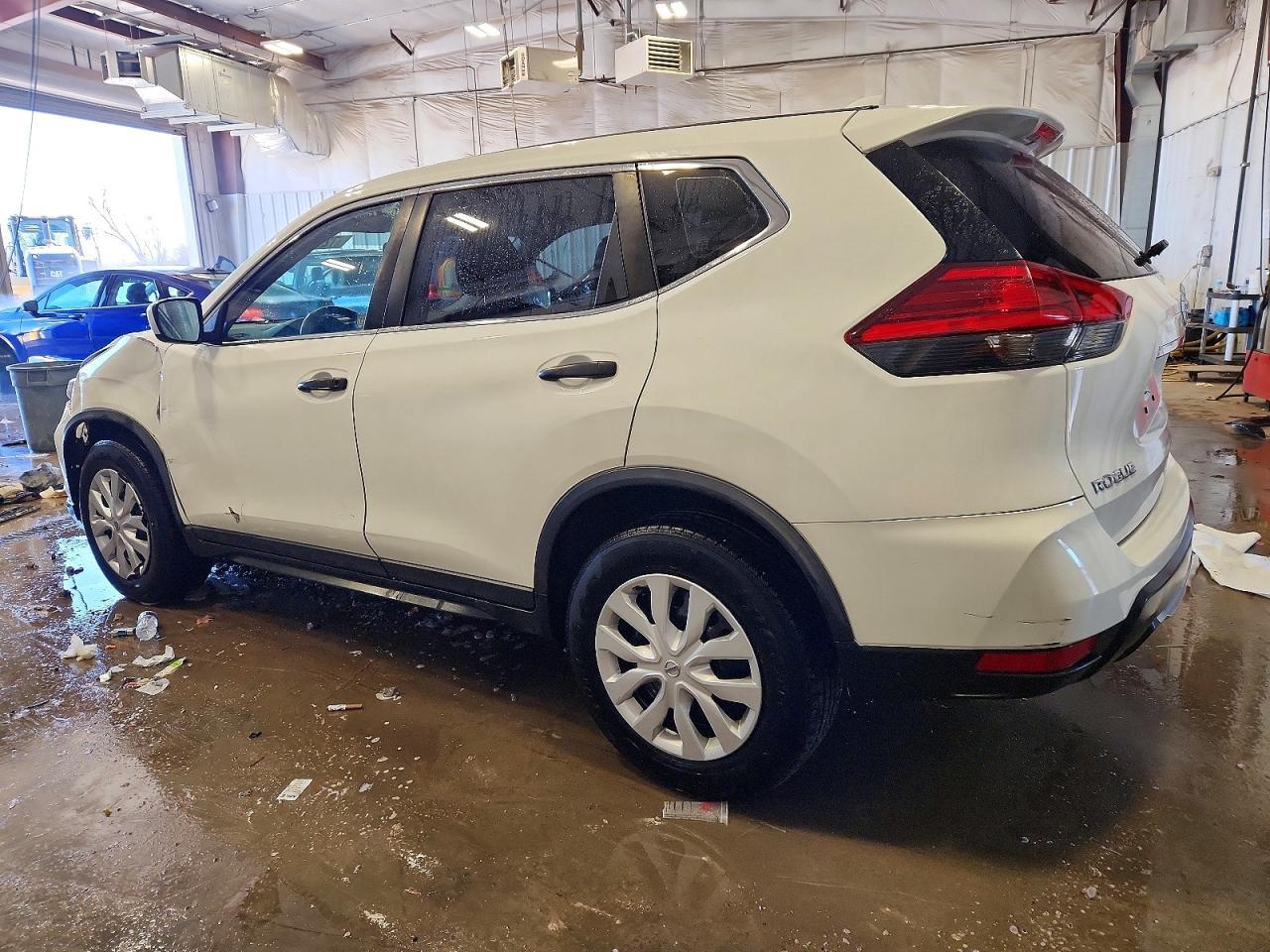 2017 Nissan Rogue S - Фото 2