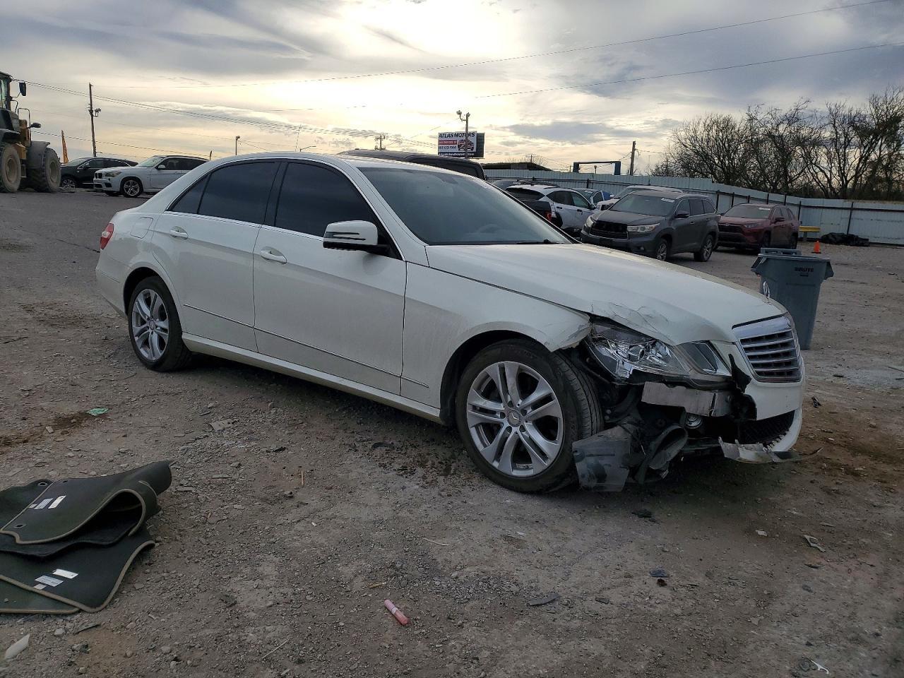 2011 Mercedes-Benz E 350 4Matic - Фото 4
