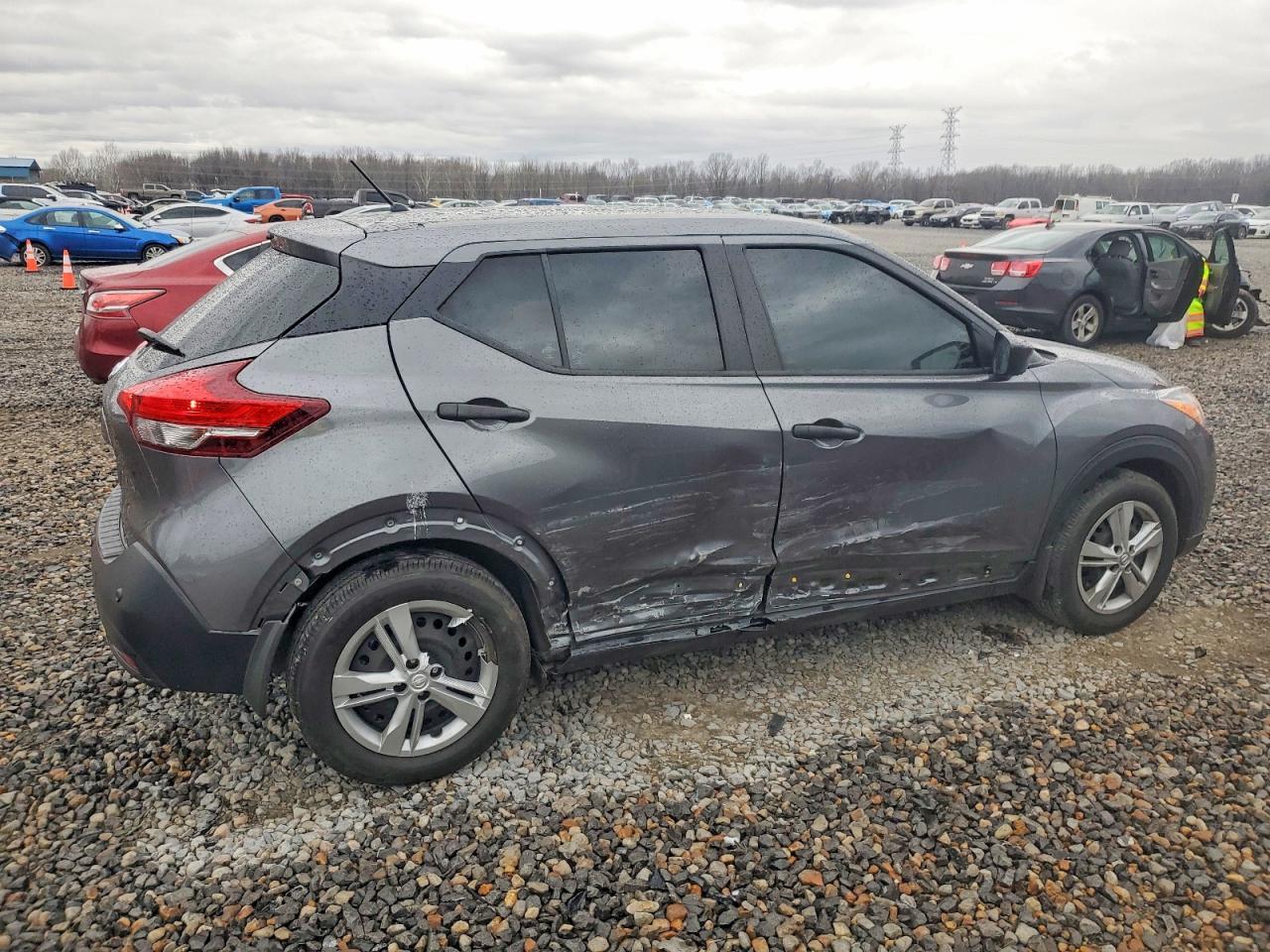 2020 Nissan Kicks S - Фото 3