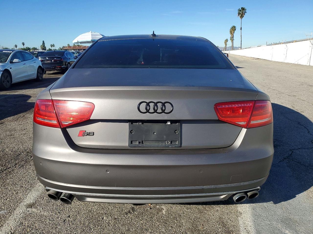 2013 Audi S8 Quattro - Фото 6