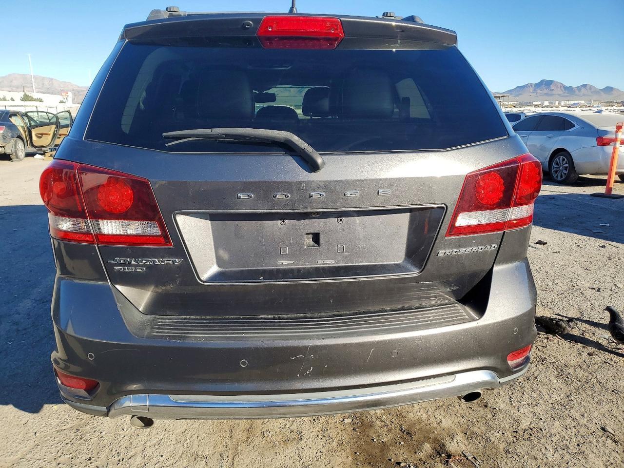 2016 Dodge Journey Crossroad - Image 6