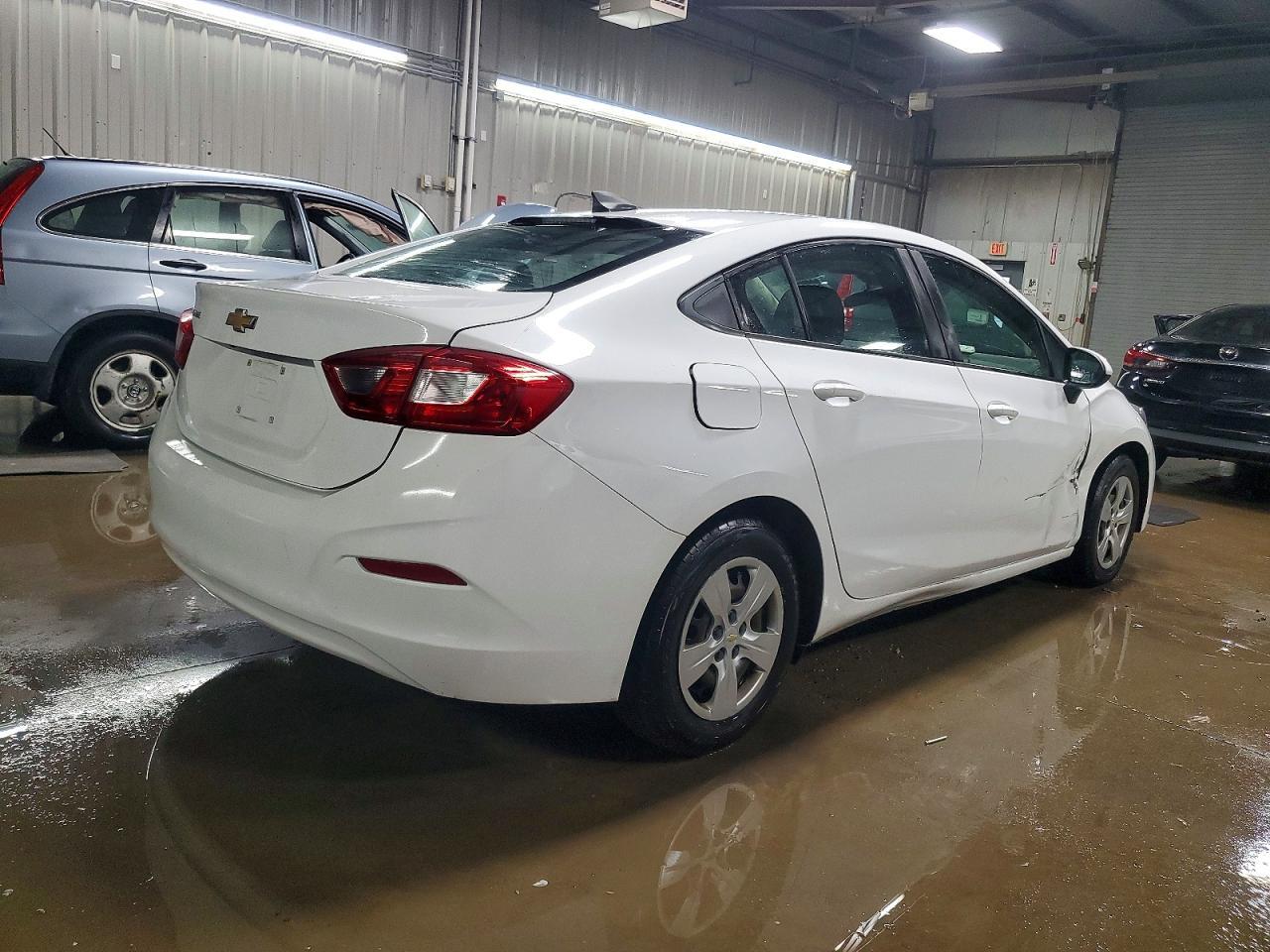 2017 Chevrolet Cruze Ls - Фото 3