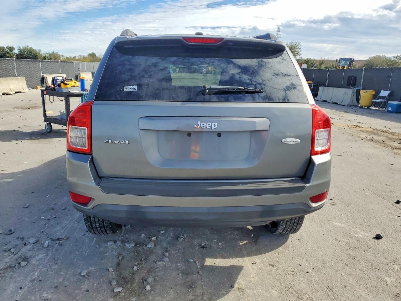 2012 Jeep Compass Latitude - Фото 6